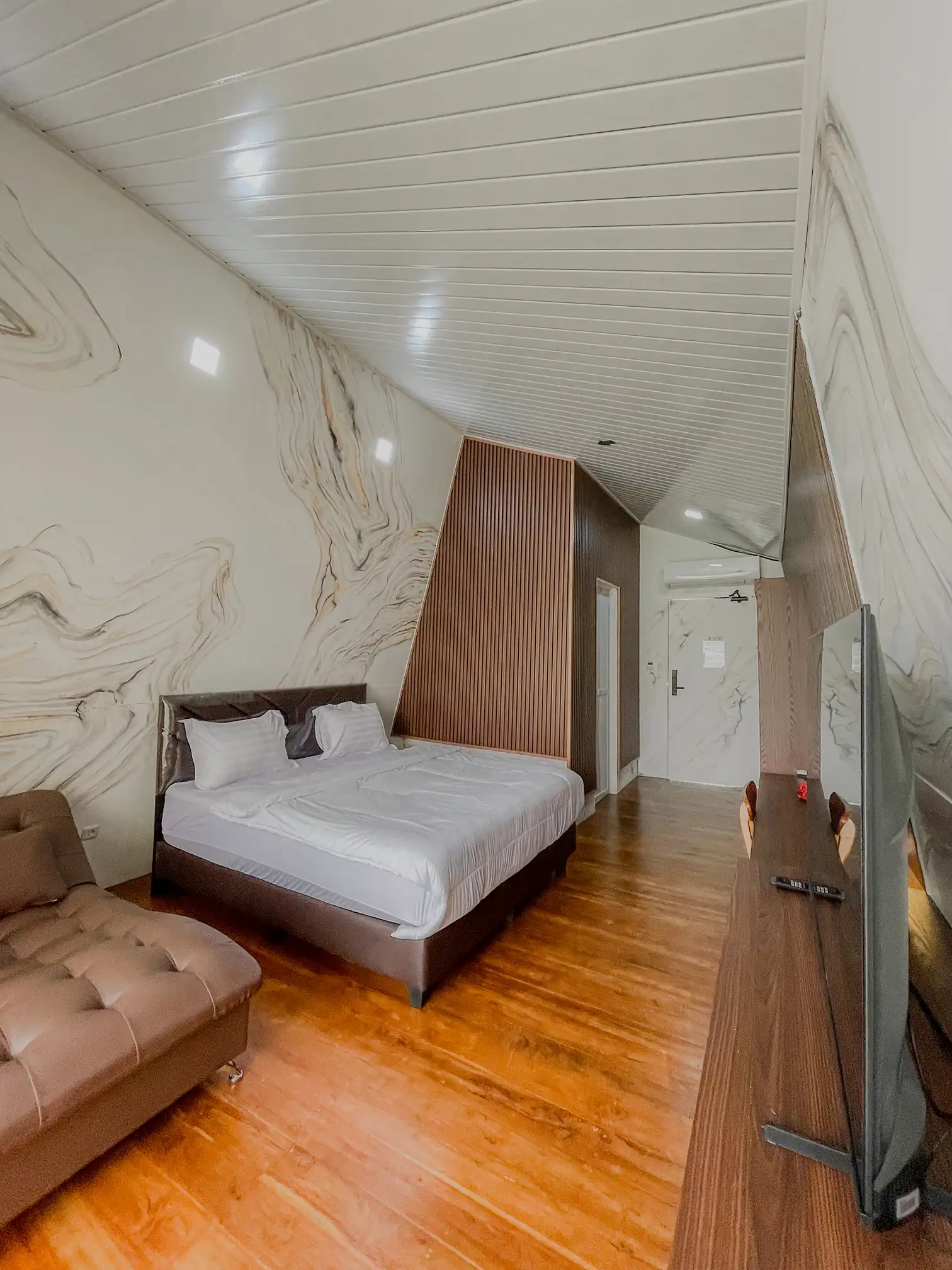 Couple Room
